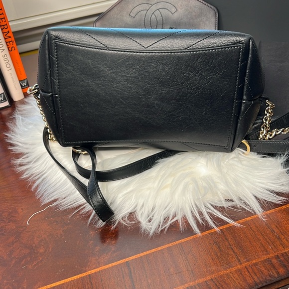 Chanel Black Leather Backpack EC Gold Hardware Turn Lock Comes Box, Bag & Flower - Picture 9 of 17